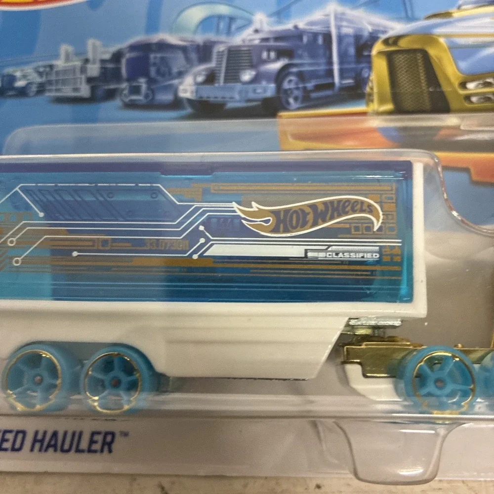 2023 Hot Wheels Track Fleet Speed Hauler Rig with trailer New Sealed